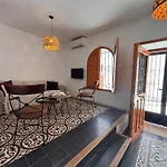 Casa Dino Casco Antiguo * 알테아